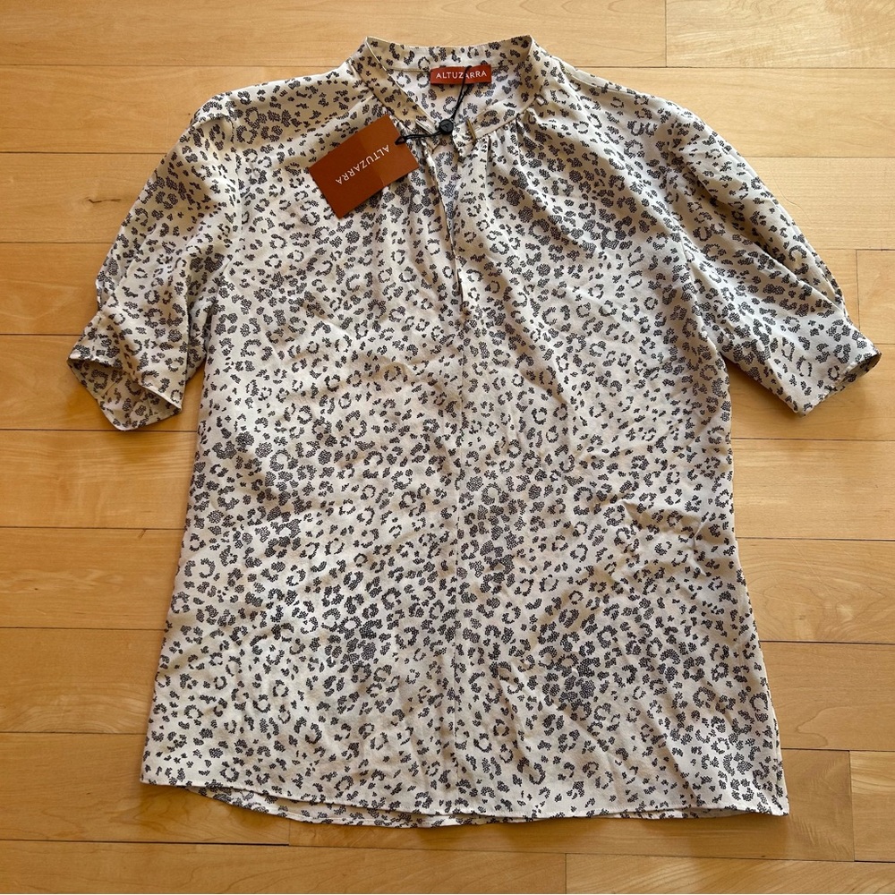NWT Altuzarra Women’s Silk Animal Print Split Neck Blouse w/ Silver Chain Size 8